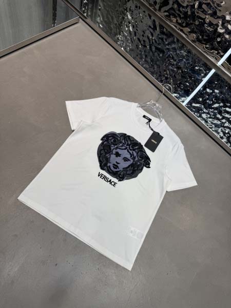 2025年10月26日入荷秋冬新作Versace半袖Tシャツ高級品/MP工場