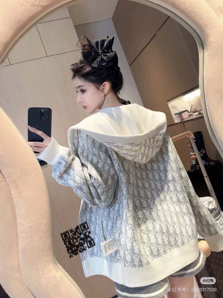 2025年10月1日入荷秋冬新作Dior ファッション/誕生...