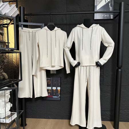 2025年10月1日入荷秋冬新作Loeweセットファッション...