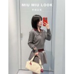2025年10月13日入荷秋冬新作Miumiu ニット/セーターファッション/誕生日プレゼント/贈り物 can工場