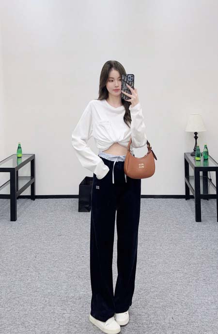 2025年10月13日入荷秋冬新作MiuMiu ズボン ファ...