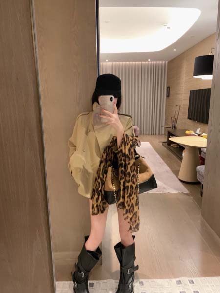 2025年10月13日入荷秋冬新作LOEWEファッション/誕...