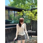 2025年10月14日入荷秋冬新作Miumiuアンダーシャツファッション/誕生日プレゼント/贈り物 can工場