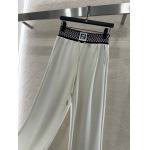 2025年10月14日入荷秋冬新作Fendiファッション/誕生日プレゼント/贈り物 can工場