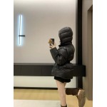 2025年10月14日入荷秋冬新作Prada羽毛の綿服ファッション/誕生日プレゼント/贈り物 can工場