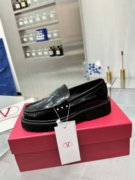 2025年10月22日入荷新作VALENTINO女性用35-...