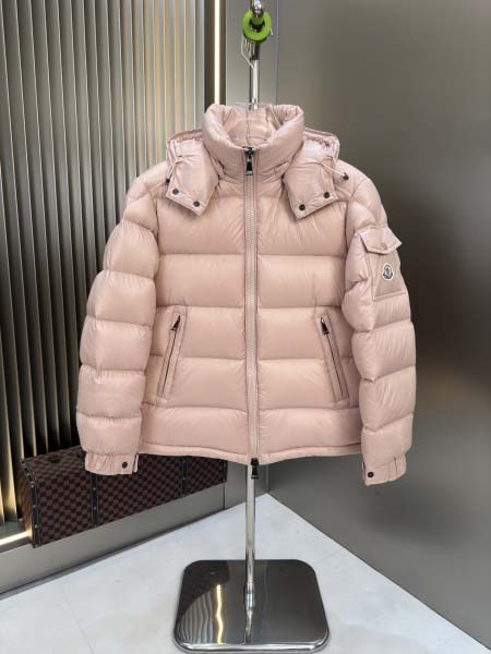 2025年10月22日秋冬入荷新作MONCLER 女性ダウン...
