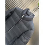 2025年10月22日秋冬入荷新作Pradaダウンジャケット高品質 人気商品/DD工場