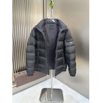 2025年10月22日秋冬入荷新作Pradaダウンジャケット高品質 人気商品/DD工場