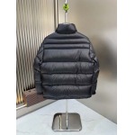 2025年10月22日秋冬入荷新作Pradaダウンジャケット高品質 人気商品/DD工場