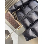 2025年10月22日秋冬入荷新作Gucciダウンジャケット高品質 人気商品/DD工場