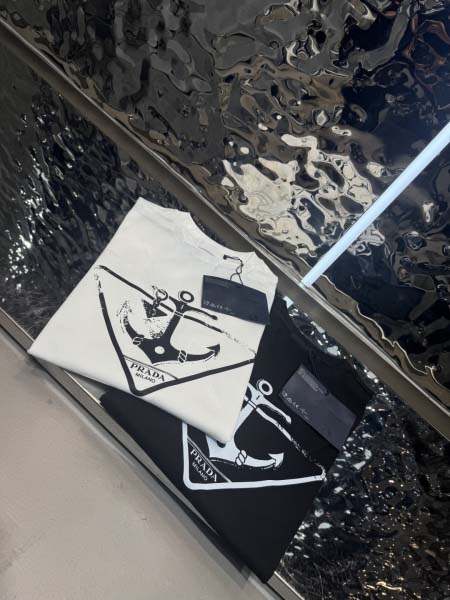 2025年10月26日入荷秋冬新作Prada長袖 Tシャツ高...