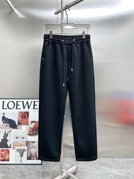 2025年10月28日秋冬新作Louis Vuittonスウ...