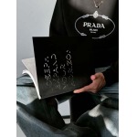 2025年10月30日秋冬新作Pradaスウェット高品質人気商品/LDF工場