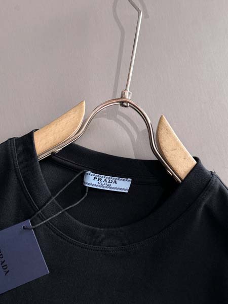 2025年11月11日秋冬新作PRADAtシャツ人気商品/LDF工場