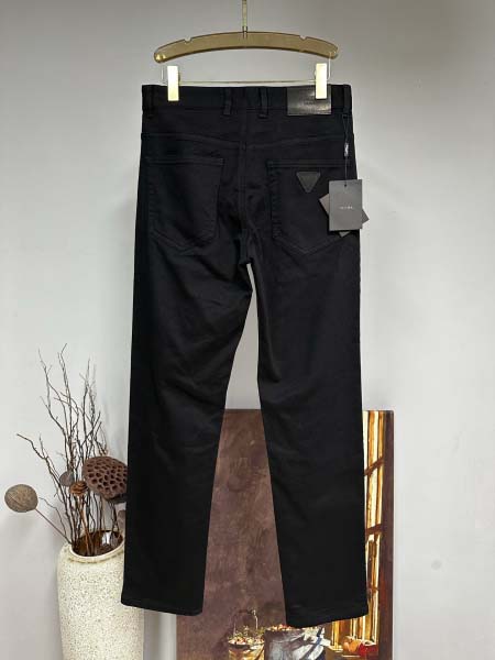 2025年11月17日秋冬新作Pradaジーパン高品質人気商品/QIU工場