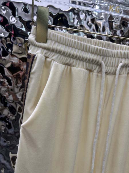 2025年11月18日入荷秋冬新作Fendi 上下ファッション/誕生日プレゼント/贈り物 can工場