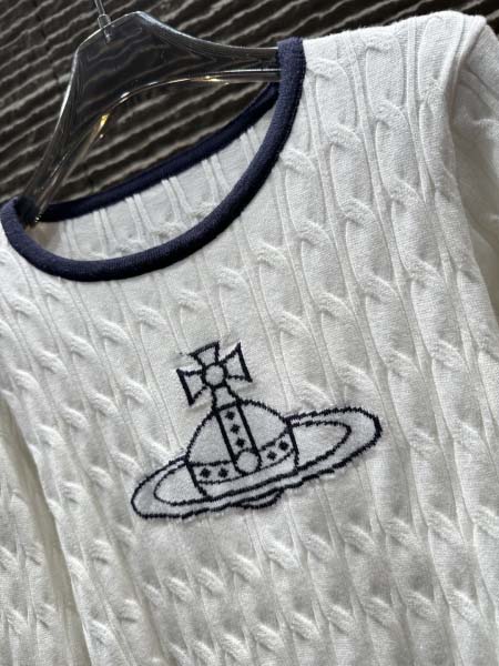 2025年11月18日入荷秋冬新作Vivienne ニットファッション/誕生日プレゼント/贈り物 can工場