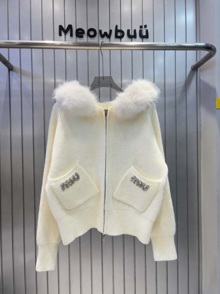 2025年11月18日入荷秋冬新作miumiu ニット/セーターファッション/誕生日プレゼント/贈り物 can工場