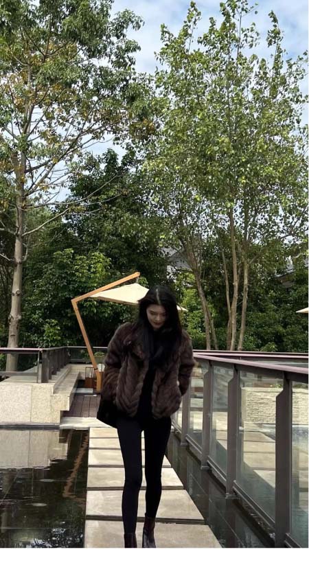 2025年11月18日入荷秋冬新作SAINT LAUREN* ミンクの羽毛の環境保護の毛皮の女の冬の短い金ですファッション/誕生日プレゼント/贈り物 can工場