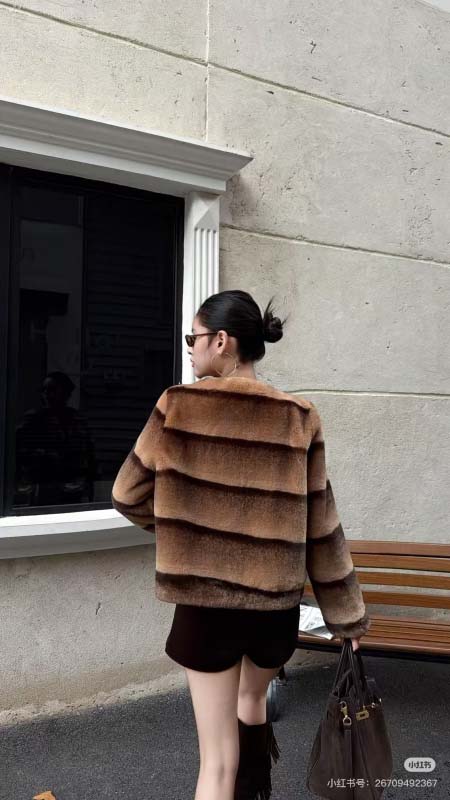 2025年11月18日入荷秋冬新作SAINT LAUREN* エコウールのコート ファッション/誕生日プレゼント/贈り物 can工場