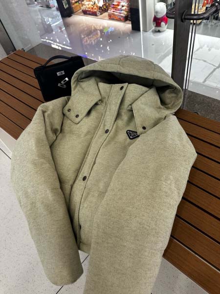 2025年11月23日入荷秋冬新作Pradaダウンジャケットファッション/誕生日プレゼント/贈り物 can工場
