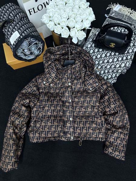 2025年11月23日入荷秋冬新作Fendiダウンジャケットファッション/誕生日プレゼント/贈り物 can工場