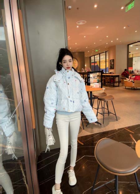 2025年11月23日入荷秋冬新作Louis Vuittonダウンジャケットファッション/誕生日プレゼント/贈り物 can工場