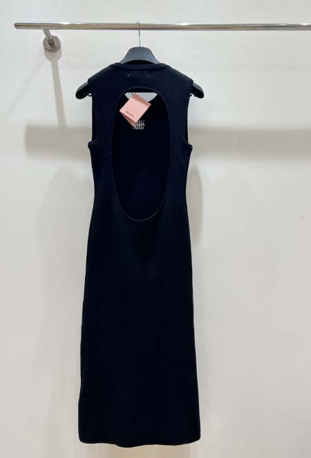 2025年11月24日入荷秋冬新作miumiuファッション/誕生日プレゼント/贈り物 can工場