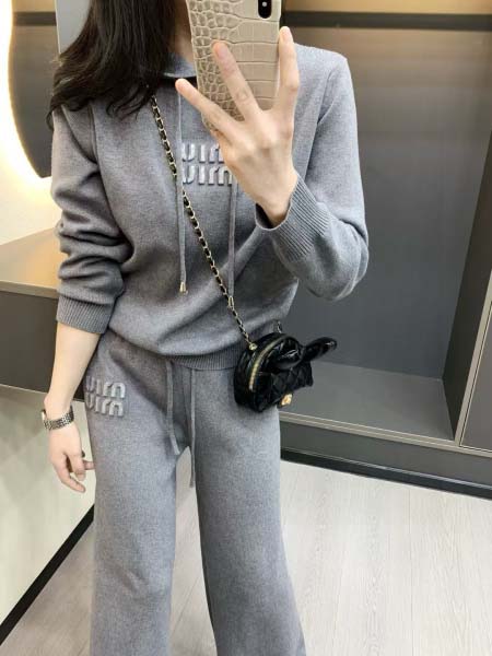 2025年11月24日入荷秋冬新作miumiuセットファッション/誕生日プレゼント/贈り物 can工場