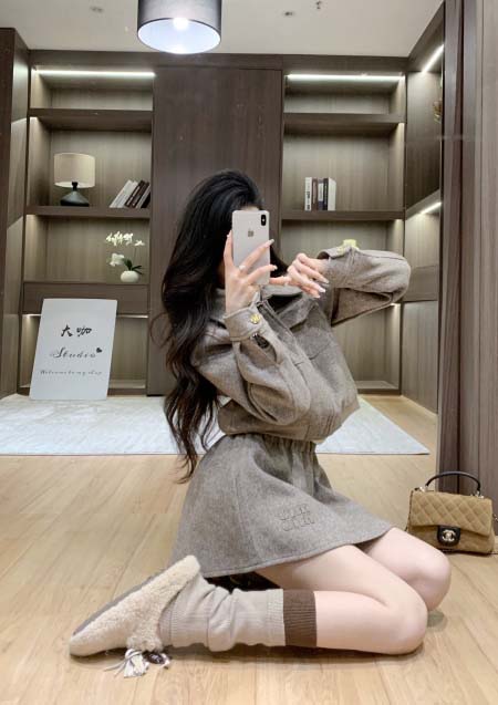 2025年11月24日入荷秋冬新作miumiuセット ファッション/誕生日プレゼント/贈り物 can工場