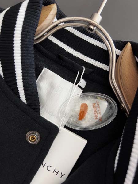 2025年11月24日入荷秋冬新作Givenchyダウンジャケット高級なプレゼント/誕生日プレゼント/高品質/メンツ/記念品/ wenzhou工場