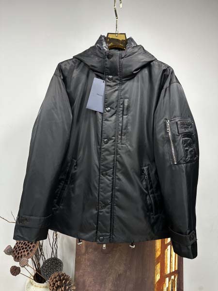 2025年11月14日秋冬新作PRADAダウンジャケット高品...