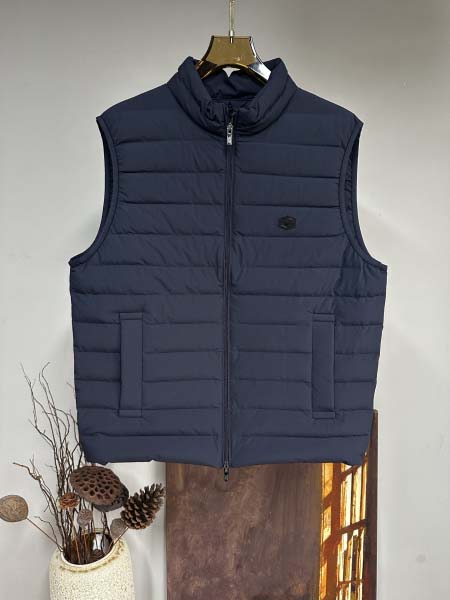 2025年11月17日秋冬新作ARMANIダウンベスト高品質...