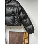 2025年11月17日秋冬新作Pradaダウンジャケット高品質人気商品女性用/QIU工場