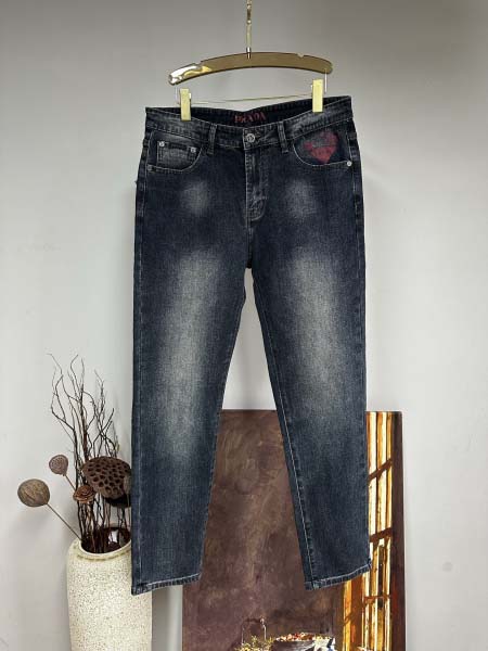 2025年11月17日秋冬新作Pradaジーパン高品質人気商品/QIU工場