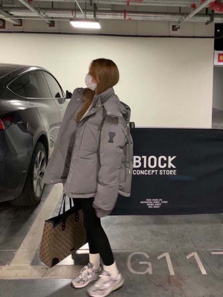 2025年11月18日入荷秋冬新作AMIダウンジャケット フ...