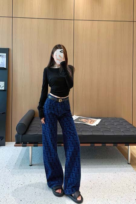 2025年11月18日入荷秋冬新作Fendi ジーパンファッ...