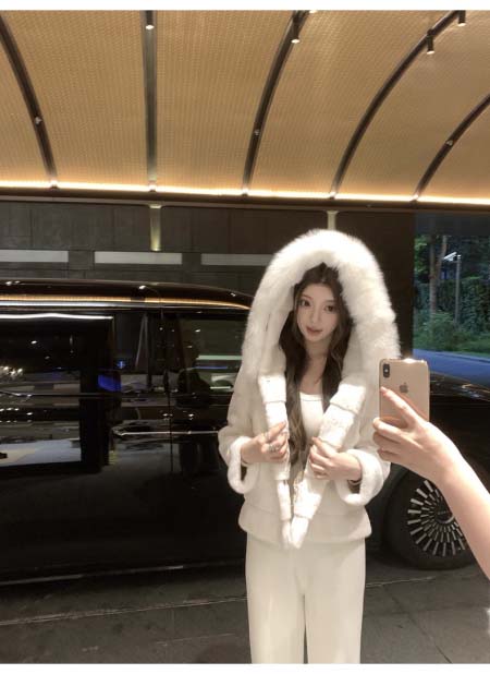 2025年11月18日入荷秋冬新作CHANEL 狐毛襟定染パ...