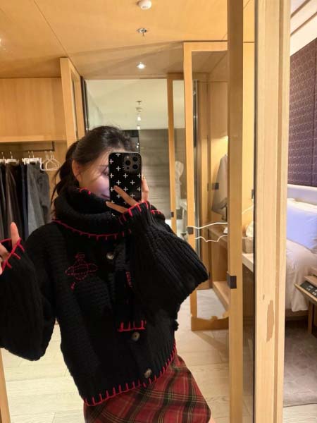 2025年11月18日入荷秋冬新作Vivienne セーター...