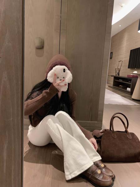 2025年11月18日入荷秋冬新作miumiu ニットファッ...