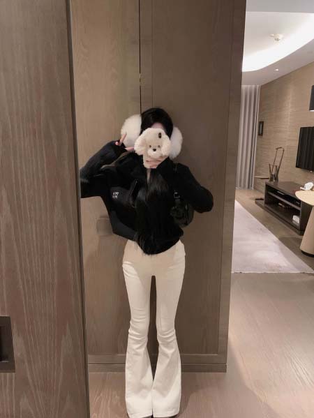 2025年11月18日入荷秋冬新作miumiu ニット/セー...