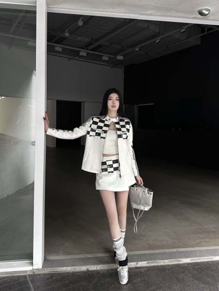 2025年11月21日入荷秋冬新作Diorセットファッション...