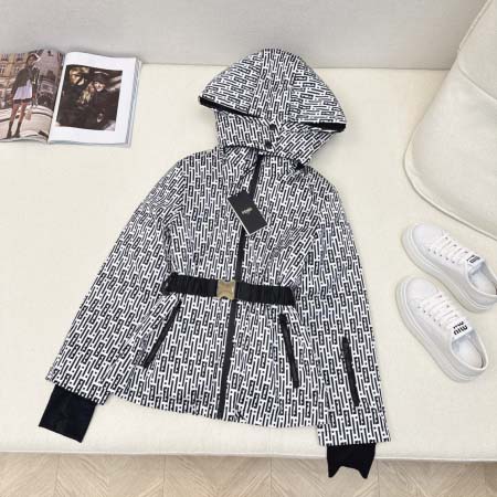 2025年11月22日入荷秋冬新作Fendiダウンジャケット...