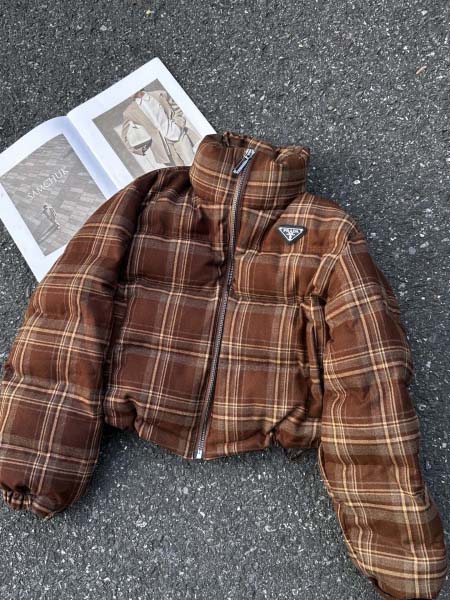 2025年11月22日入荷秋冬新作Pradaダウンジャケット...