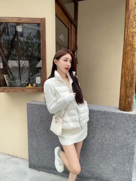 2025年11月22日入荷秋冬新作Monclerダウンジャケ...