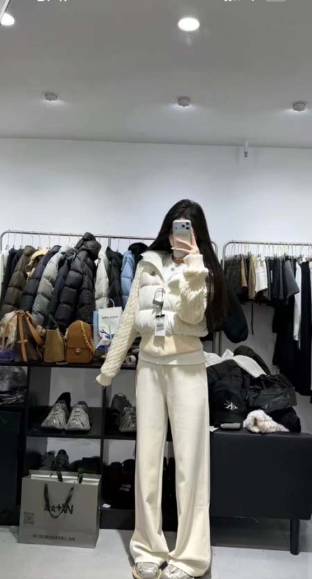 2025年11月22日入荷秋冬新作Monclerダウンジャケ...