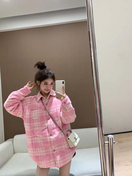 2025年11月23日入荷秋冬新作MiuMiuダウンジャケッ...