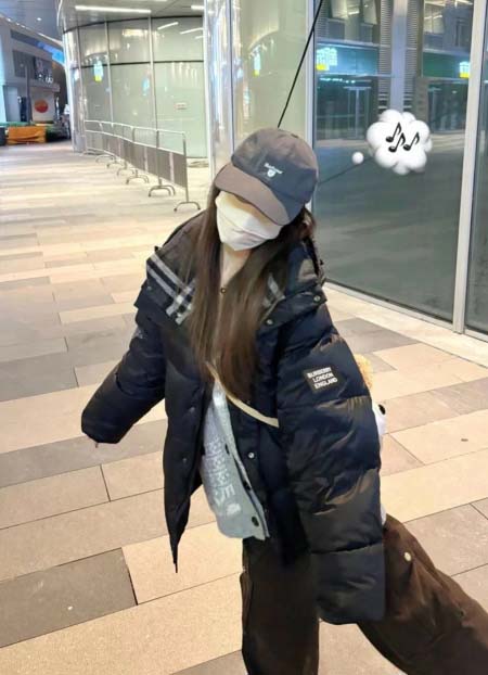 2025年11月23日入荷秋冬新作Burberryダウンジャ...