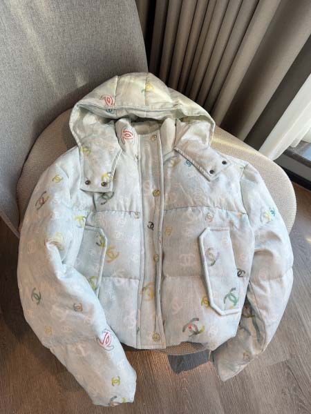 2025年11月23日入荷秋冬新作Chanelダウンジャケッ...